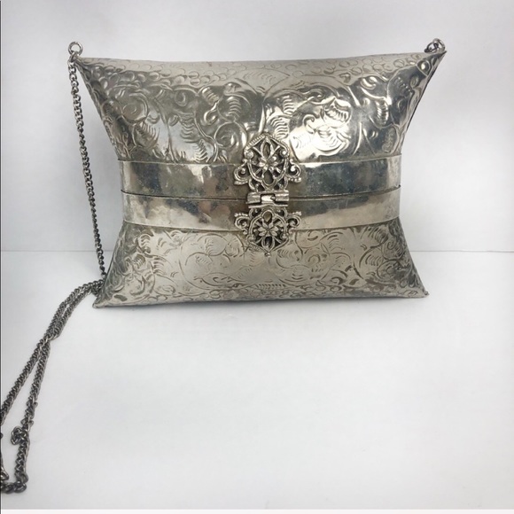 Handbags - Silver decorative folk-art box purse